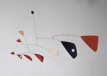 Au musée Soulages, Alexandre Calder, forgeron de géantes libellules