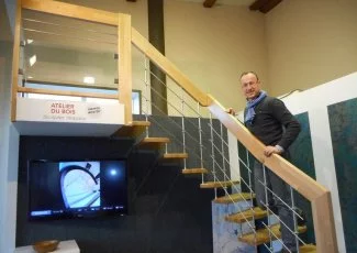 Depuis Puygouzon, l'Atelier du bois s'impose comme le leader de l'escalier contemporain en France