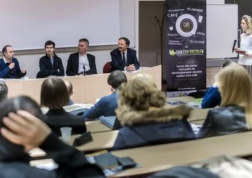 Café Green. Prix du pétrole et transition énergétique : gare aux liaisons dangereuses