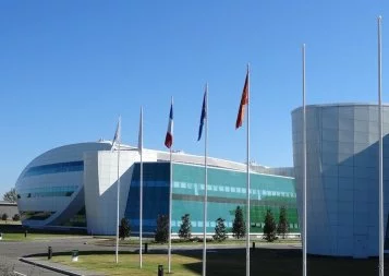 Pierre Fabre va supprimer 551 postes d'ici 2016 dans sa branche pharmaceutique