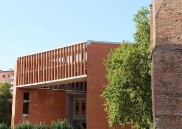 Toulouse. L'école d'économie emménage dans son bâtiment inspiré du Cloître des Jacobins