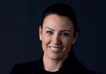 Céline Torres, de Miss Camargue au bâtiment