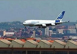 Airbus reste prudent malgré les ventes