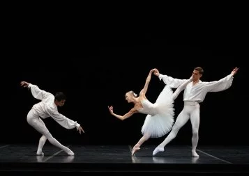 Danse. Feux d'artifice
