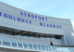 Toulouse-Blagnac, “déconnecting people