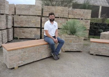 Depuis l'Aveyron, Mur de pierre fait le mur durable et transportable
